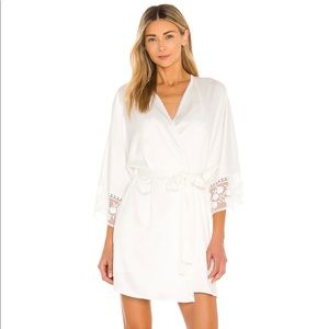Flora Nikrooz Kylie Robe in Ivory. Bridal getting ready robe.